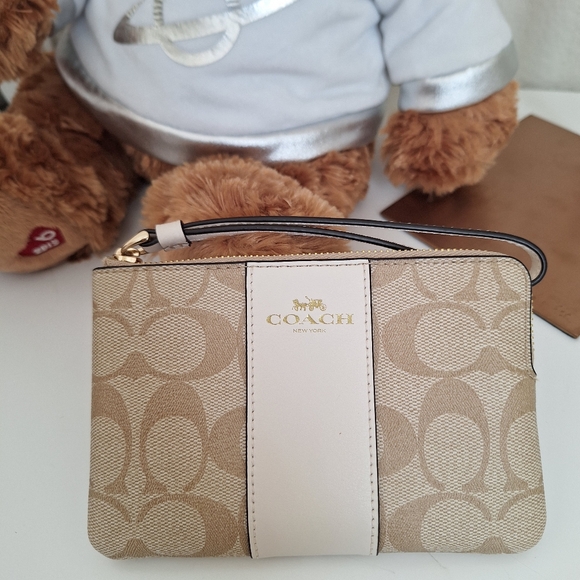 NWT COACH Corner Zip Wristlet Signature Canvas & Leather F58035 Khaki/Chalk $88 - Picture 2 of 5